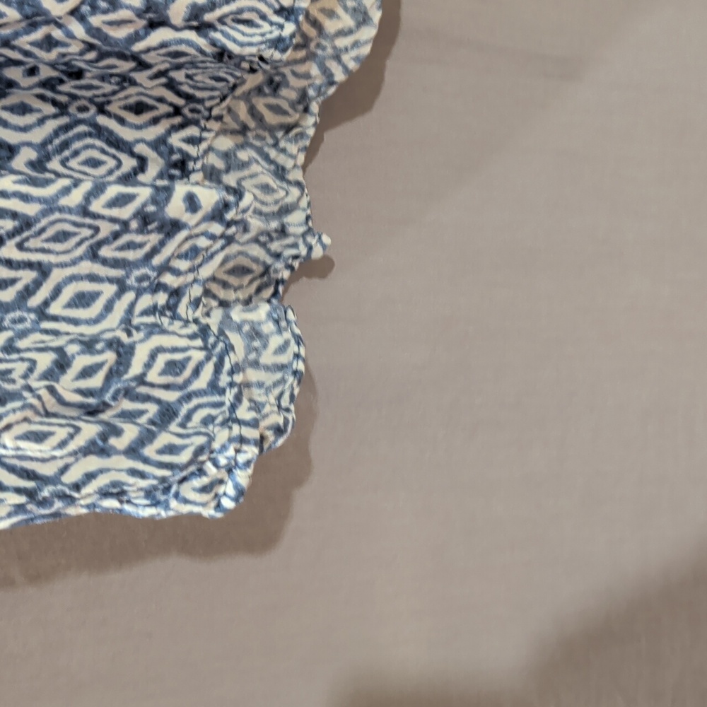 Women's Blue White Patterned Top 2X - Picture 7 of 12